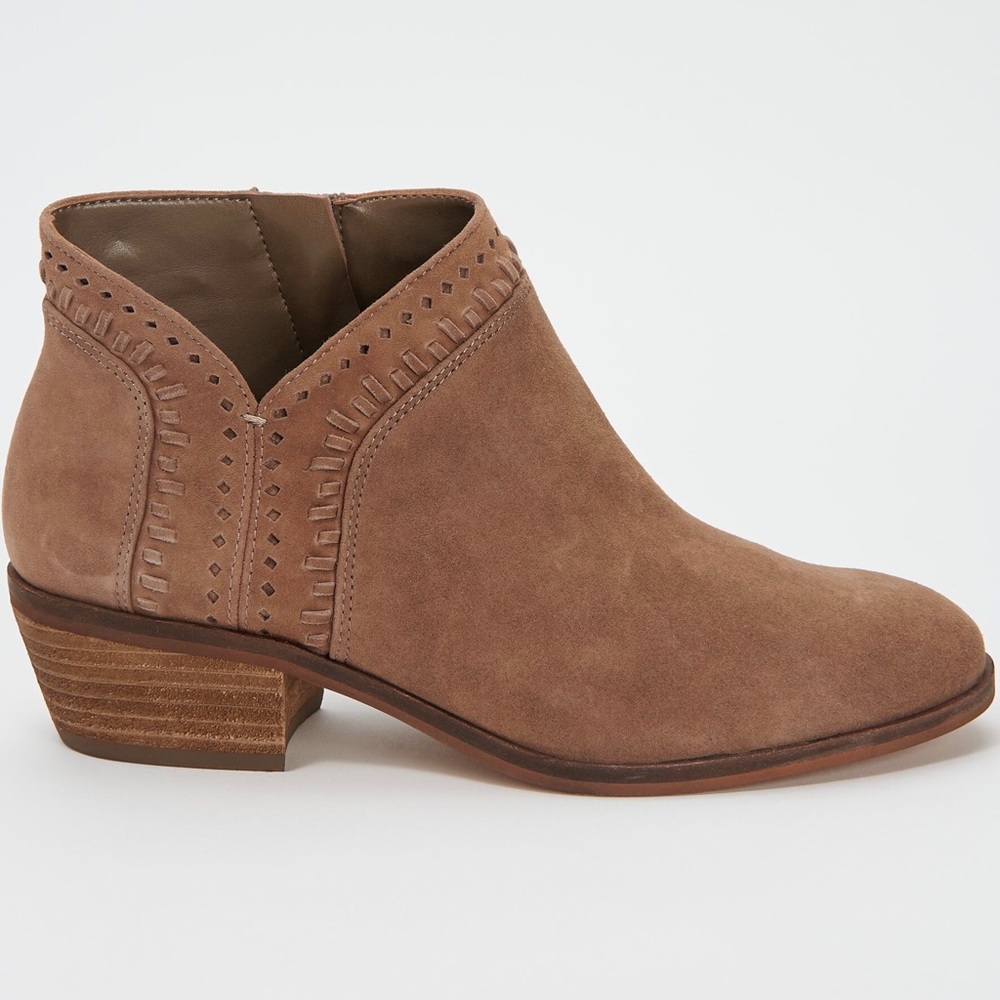 NIB Vince Camuto Parrla Seed Brown Size 9